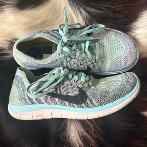 Nike Women's free runs 4.0